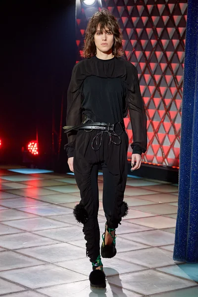 Look 49